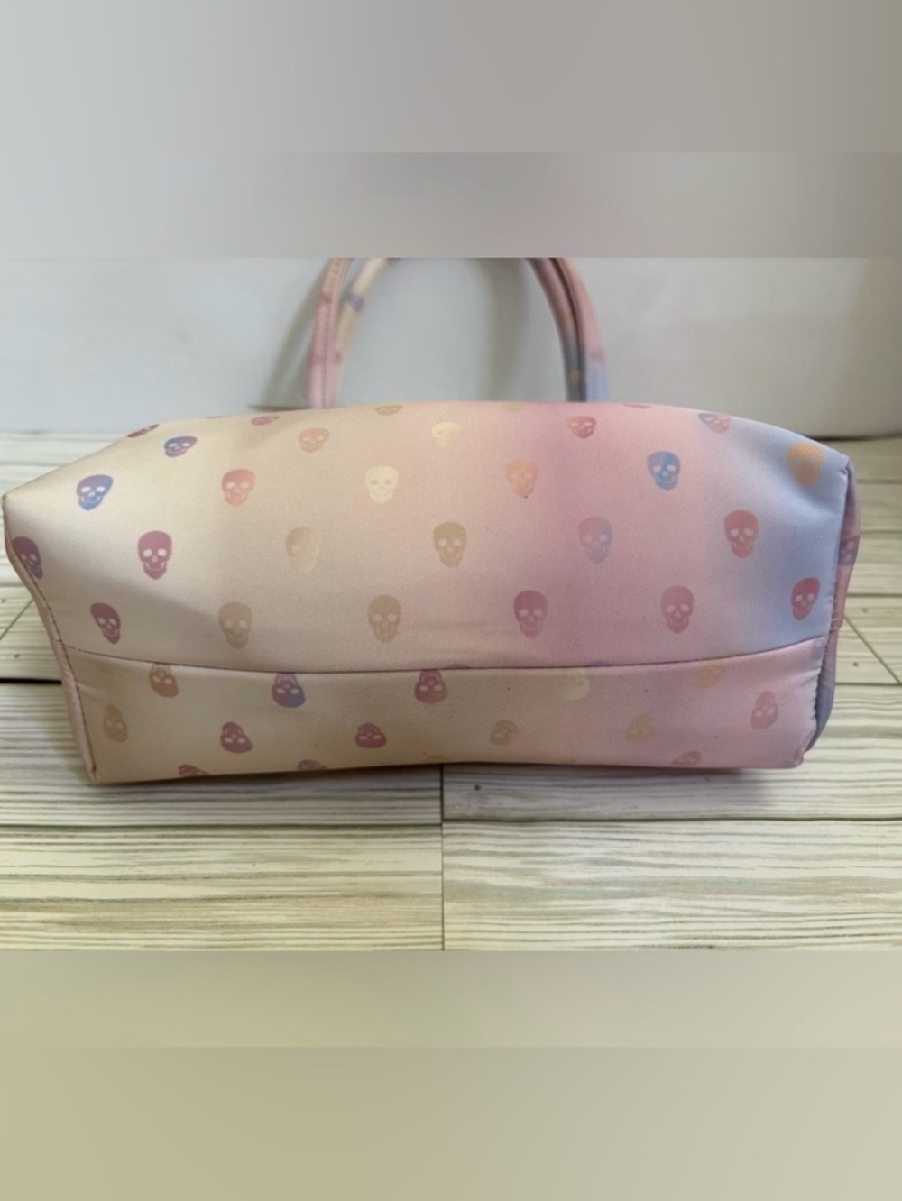 NWT Betsey Johnson Pastel Multicolor Ombré Skull Insulated Lunch Tote - Picture 7 of 7